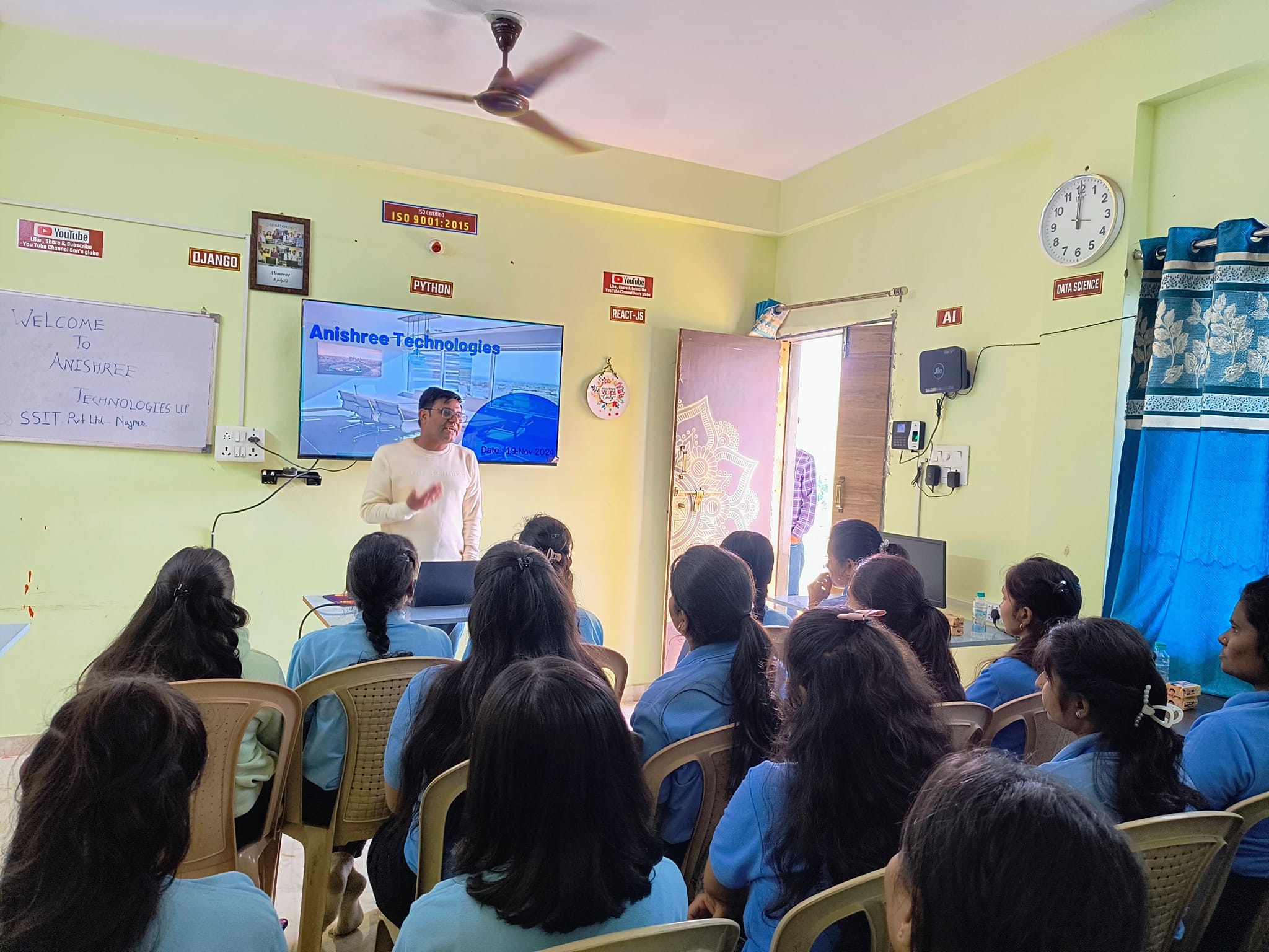 Industrial Visit – Agnihotri College of Engineering, Wardha